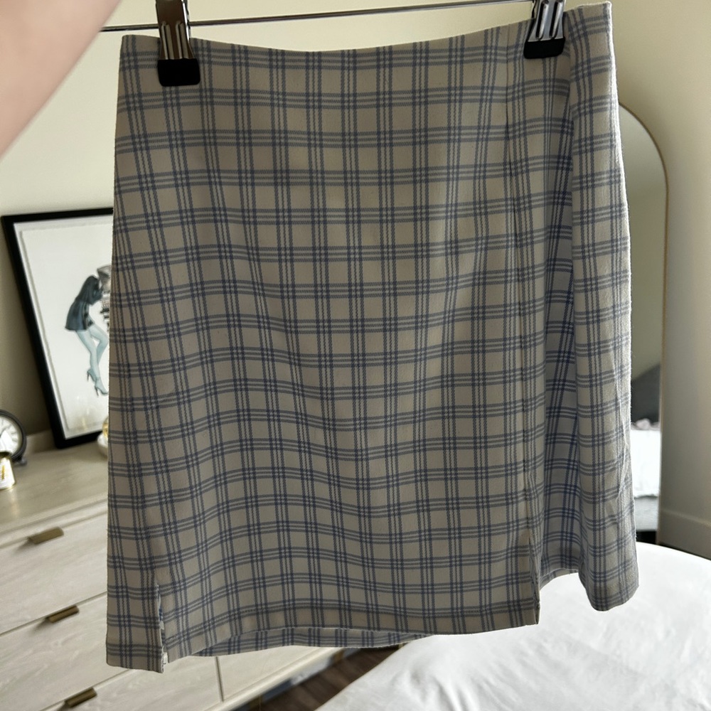 Brandy Melville OS plaid mini skirt